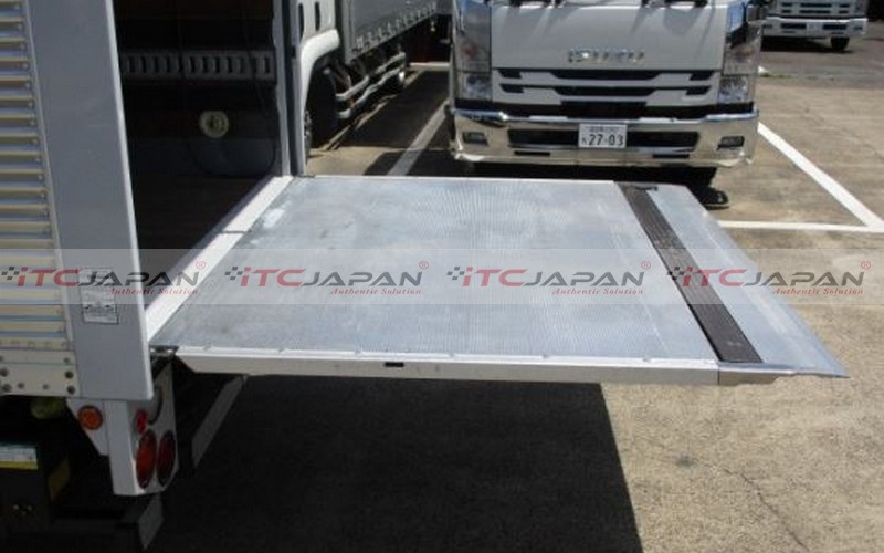 MAZDA TITAN (2010)