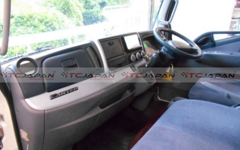 MITSUBISHI CANTER (2014)