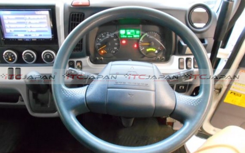 MITSUBISHI CANTER (2014)