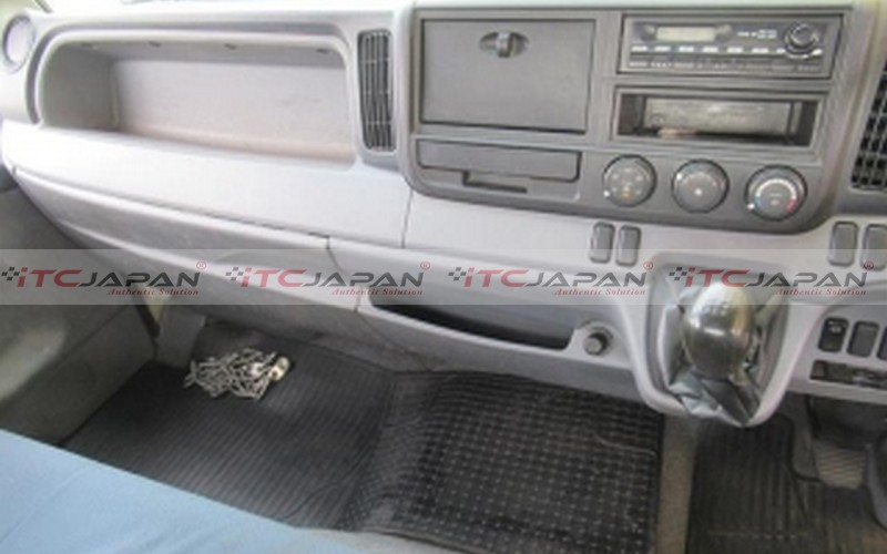 MITSUBISHI CANTER (2013)