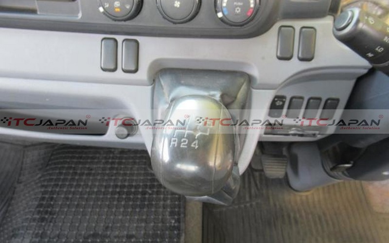 MITSUBISHI CANTER (2013)