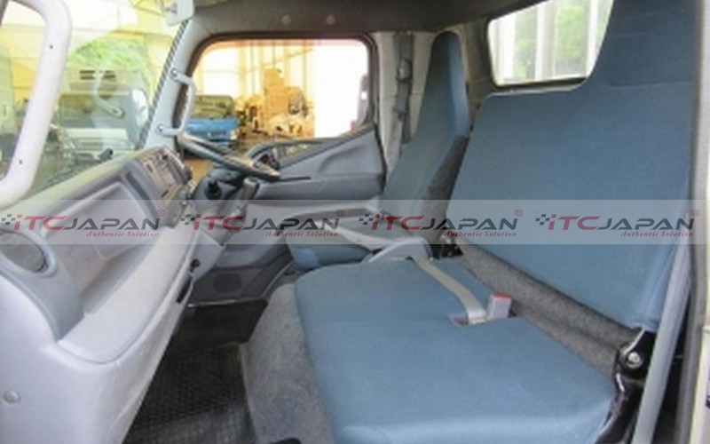MITSUBISHI CANTER (2013)