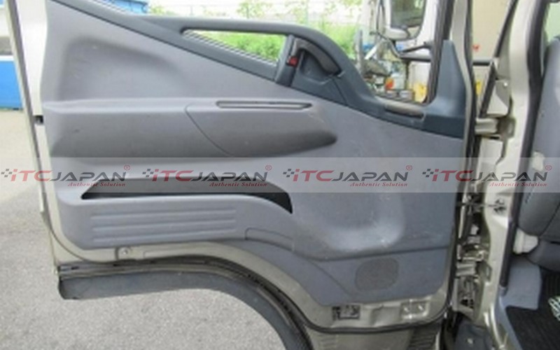 MITSUBISHI CANTER (2013)