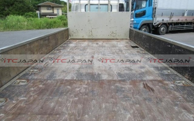 MITSUBISHI CANTER (2013)
