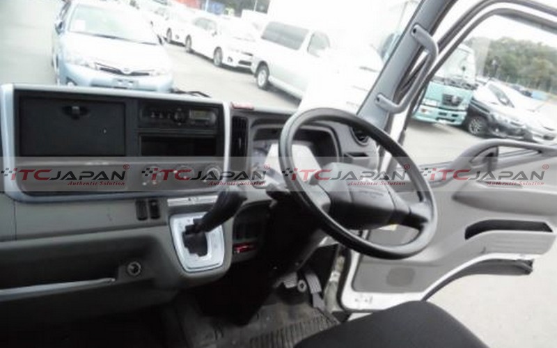 MITSUBISHI CANTER (2016)