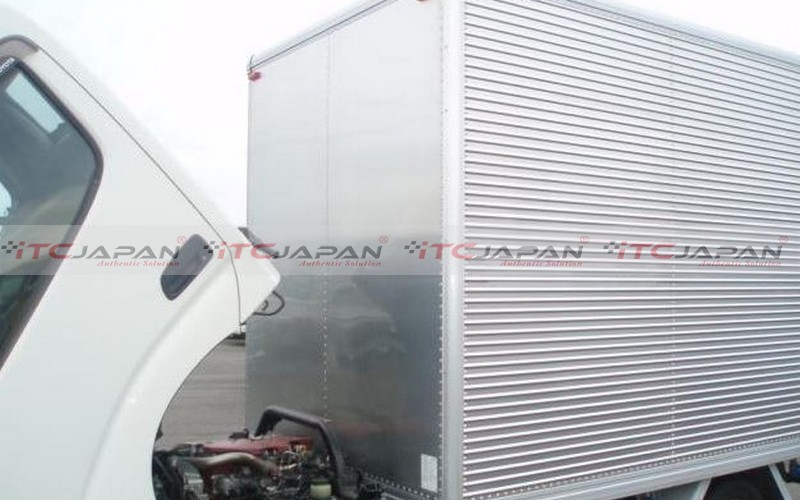 TOYOTA DYNA (2014)
