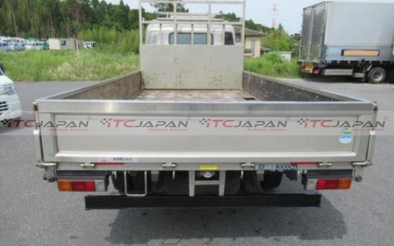 MITSUBISHI CANTER (2013)