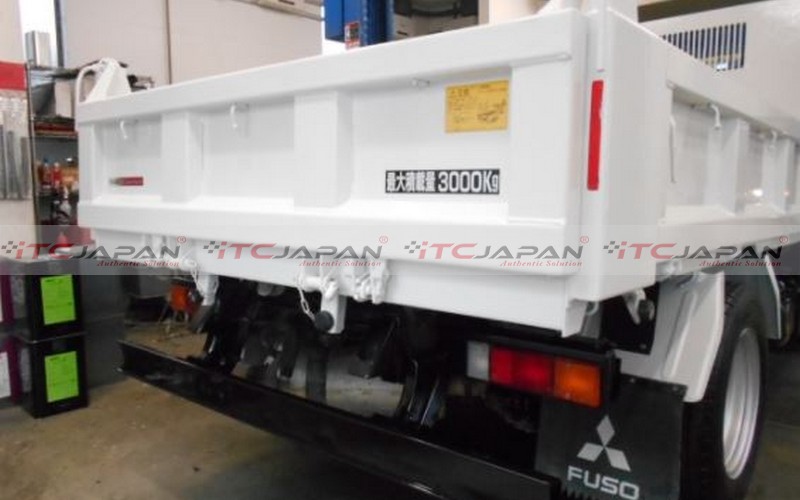 MITSUBISHI CANTER (2014)