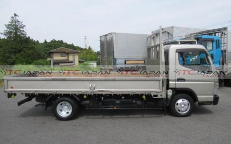 MITSUBISHI CANTER (2013)