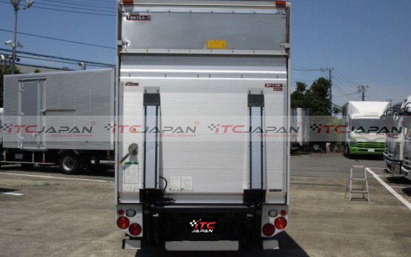 MAZDA TITAN (2010)