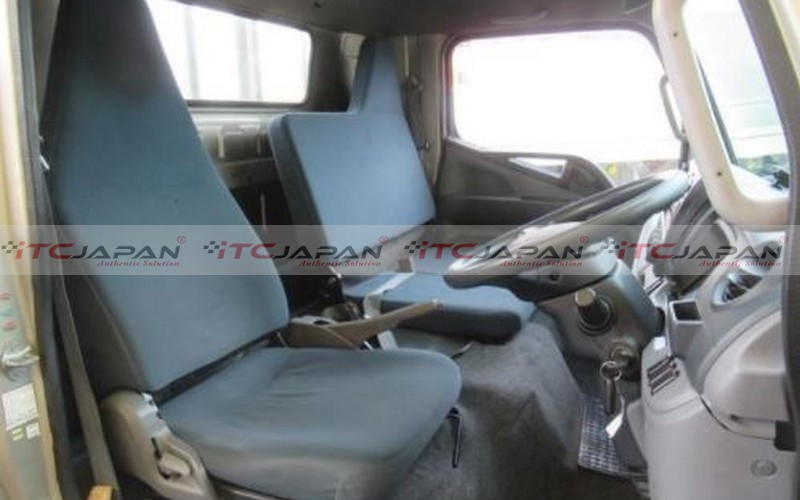 MITSUBISHI CANTER (2013)