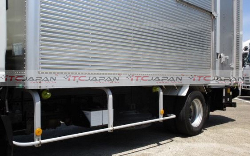 MAZDA TITAN (2010)