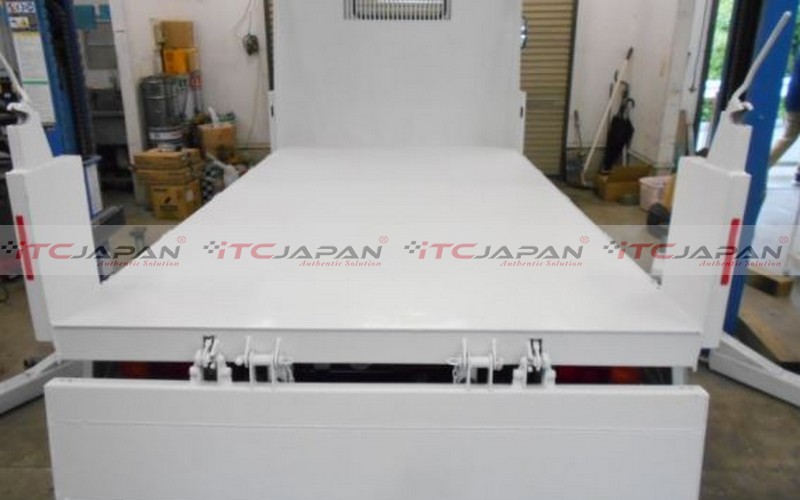 MITSUBISHI CANTER (2014)