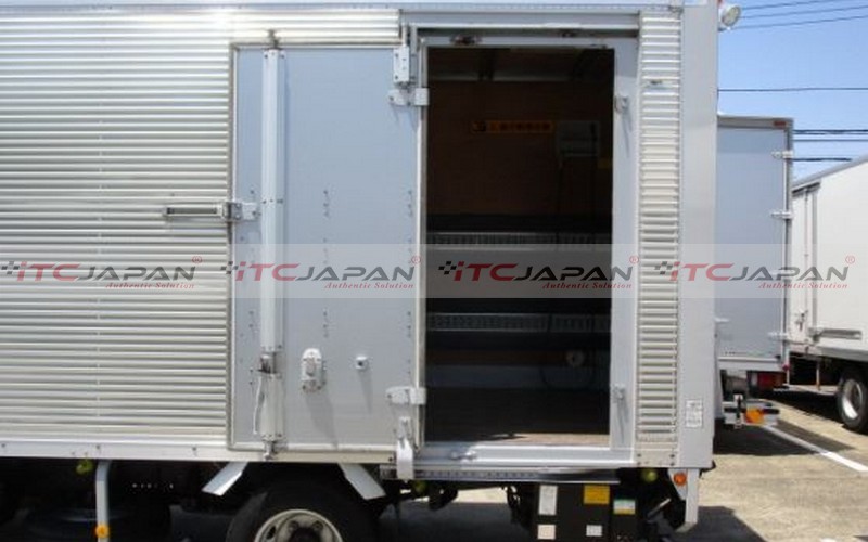 MAZDA TITAN (2010)