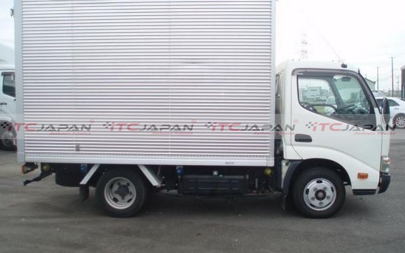 TOYOTA DYNA (2014)