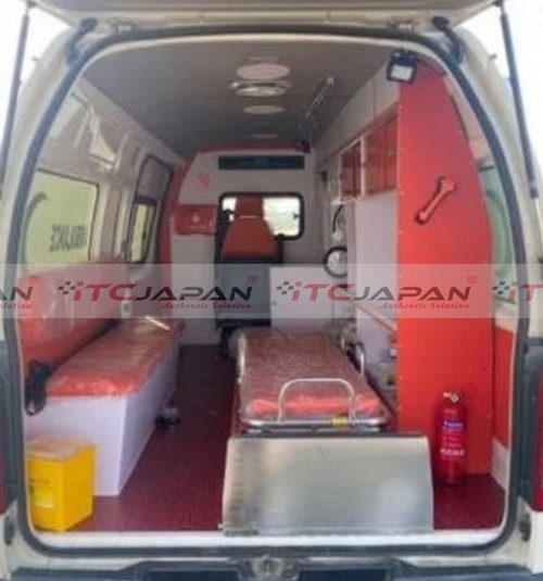 TOYOTA HIACE COMMUTER (2005)