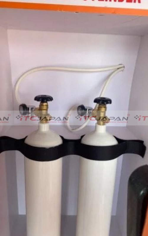 TOYOTA HIACE COMMUTER (2005)