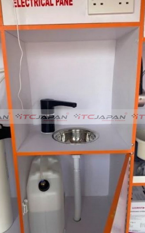 TOYOTA HIACE COMMUTER (2005)