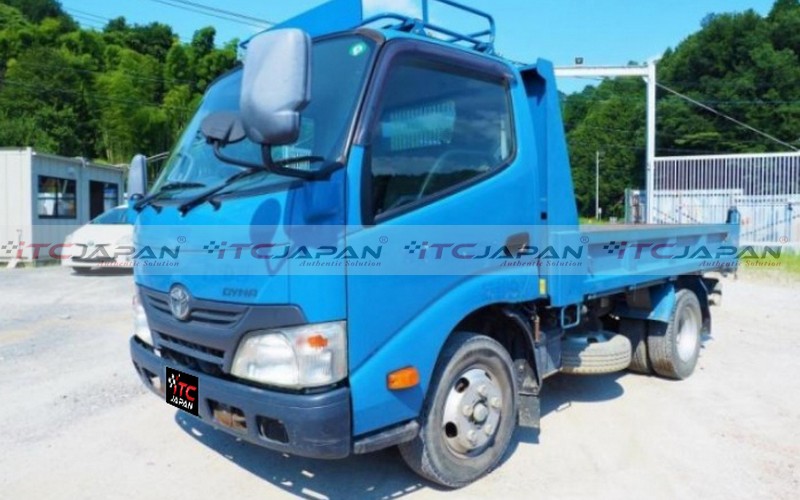TOYOTA DYNA (2014)