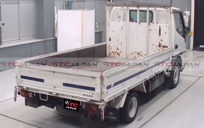 TOYOTA DYNA (2005)