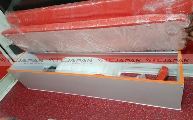 TOYOTA HIACE AMBULANCE (2016)