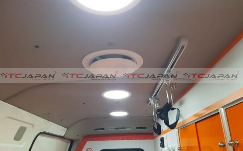 TOYOTA HIACE AMBULANCE (2016)