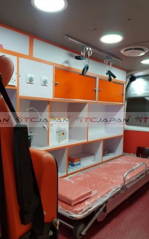 TOYOTA HIACE AMBULANCE (2016)