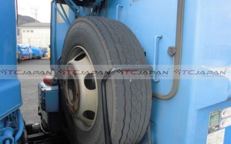 ISUZU FORWARD PACKER TRUCK (2009)