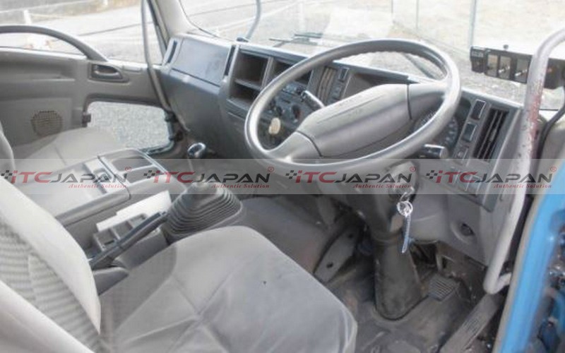 ISUZU FORWARD PACKER TRUCK (2009)