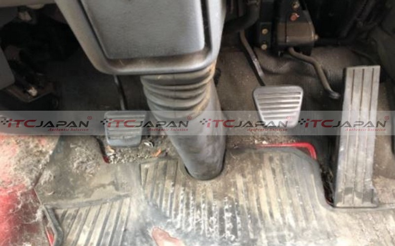 MITSUBISHI CANTER (2006)