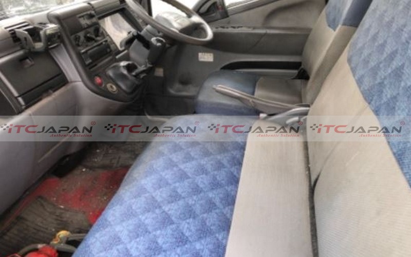 MITSUBISHI CANTER (2006)