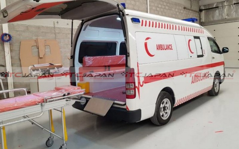 TOYOTA HIACE AMBULANCE (2016)