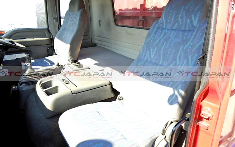 ISUZU FORWARD (2006)