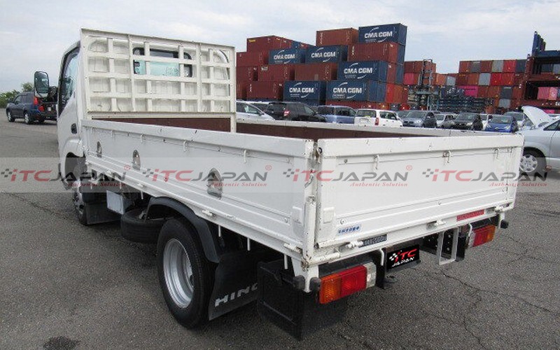 HINO DUTRO (2003)