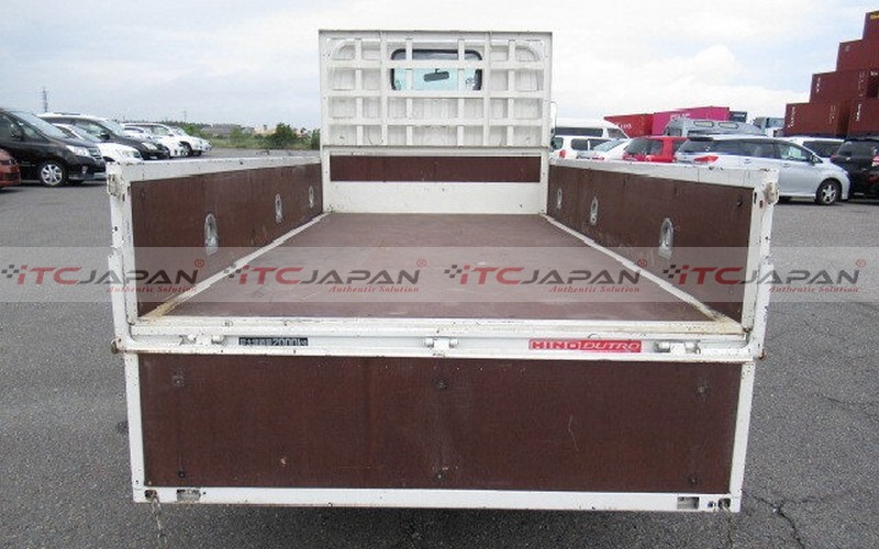 HINO DUTRO (2003)