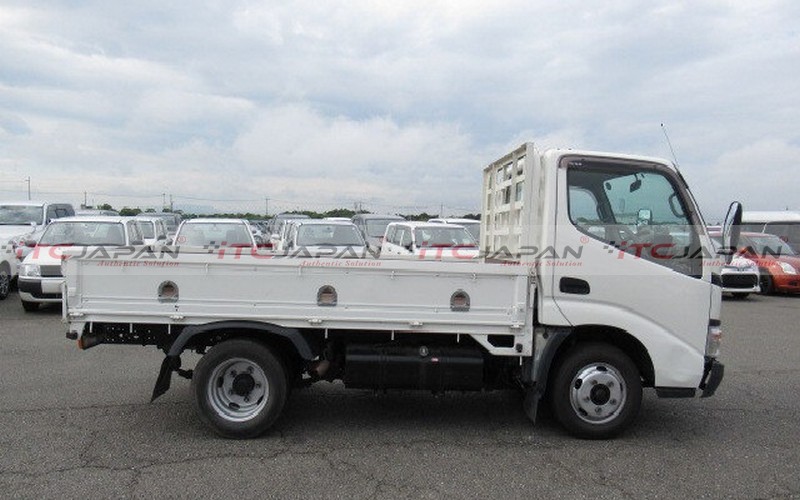 HINO DUTRO (2003)