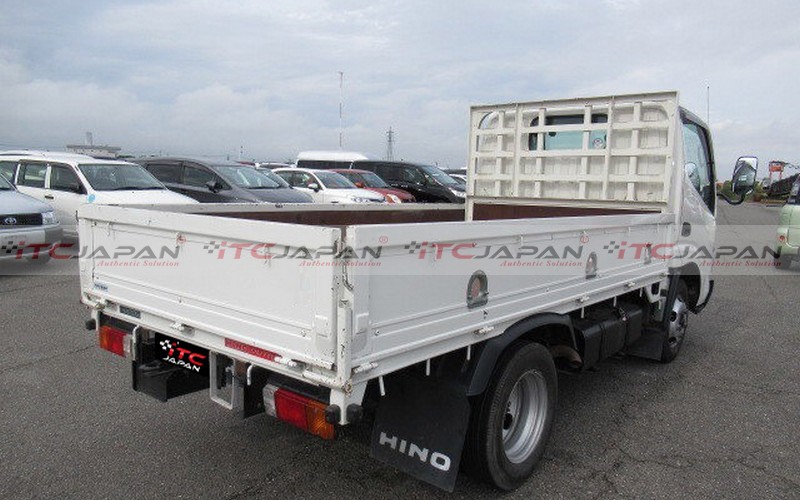 HINO DUTRO (2003)