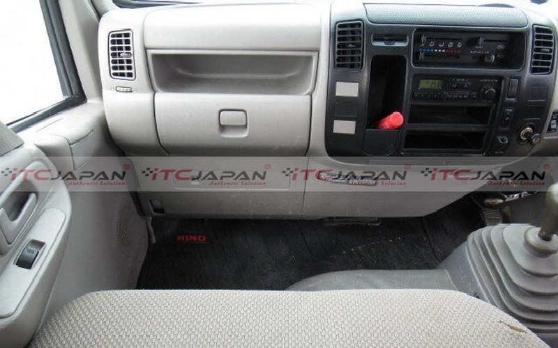 HINO DUTRO (2003)