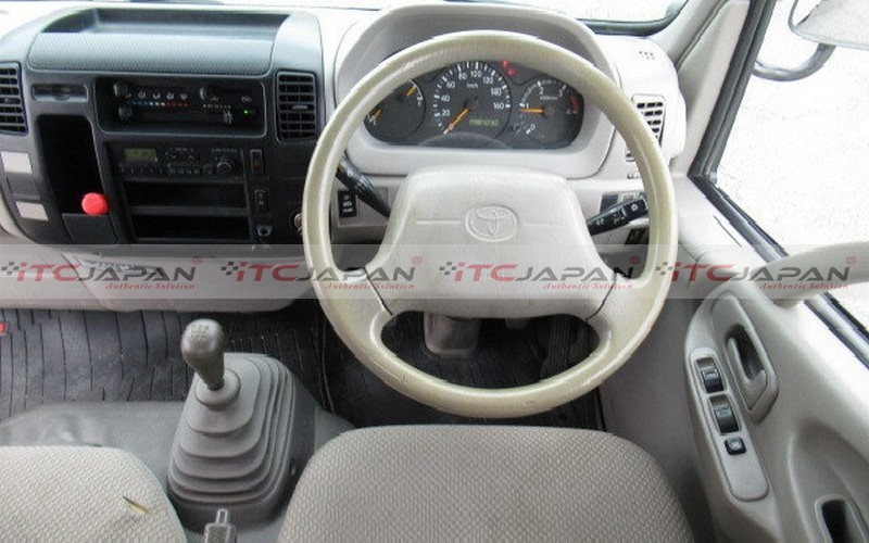 HINO DUTRO (2003)