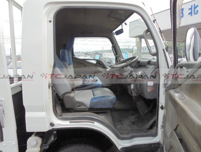 MITSUBISHI CANTER (2003)
