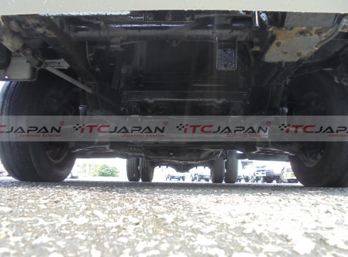 MITSUBISHI CANTER (2003)