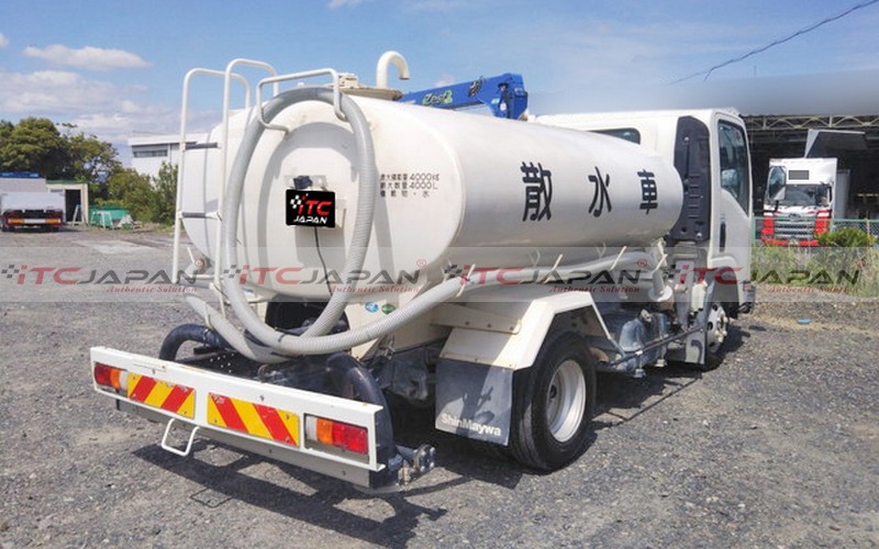 ISUZU Elf SPRINKLER TRUCK (2014)