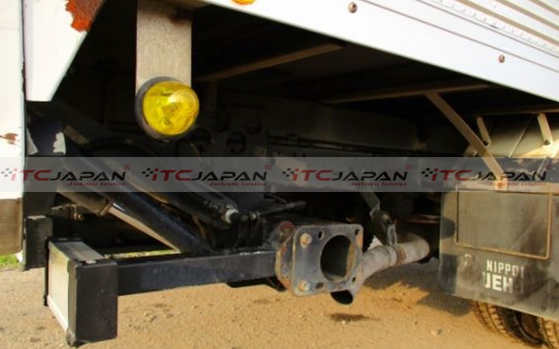 MITSUBISHI CANTER (2006)