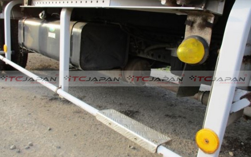 MITSUBISHI CANTER (2006)