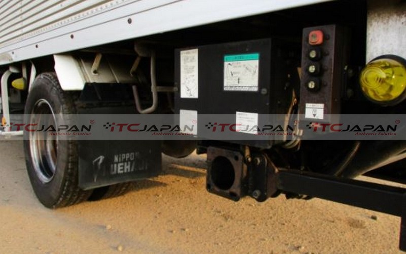 MITSUBISHI CANTER (2006)