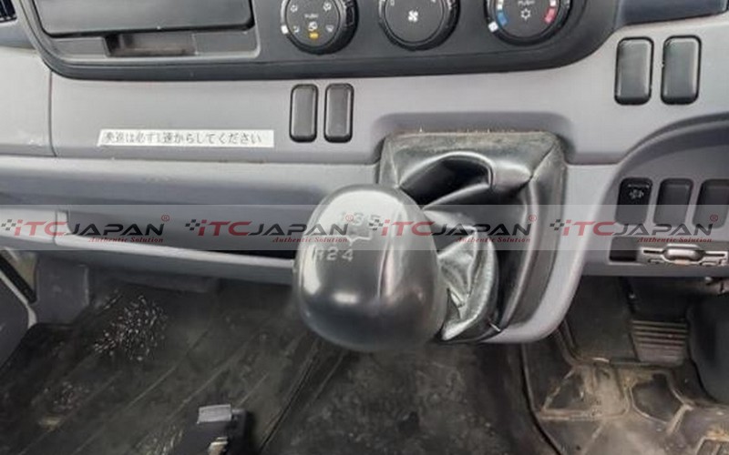 MITSUBISHI CANTER (2011)