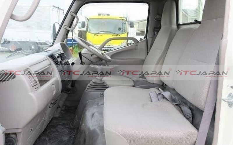 TOYOTA DYNA FLAT BED (2012)