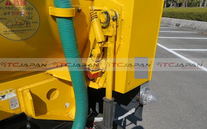 HINO DUTRO VACUUM DUMPER (2006)
