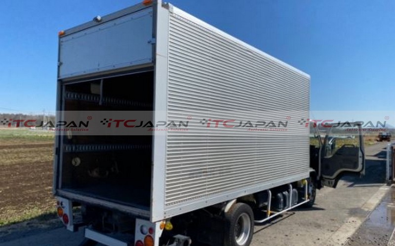 ISUZU ELF (2006)