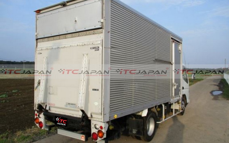 MITSUBISHI CANTER (2006)